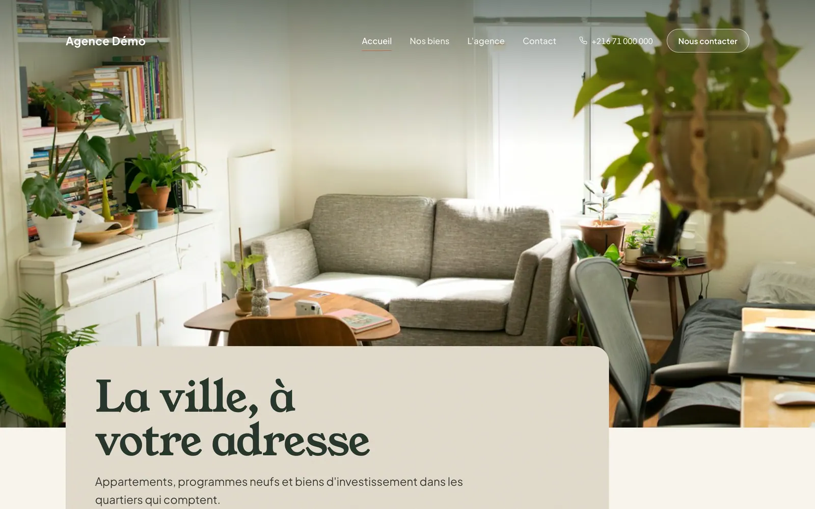 Le site public d’une agence de démonstration, thème Verde, à ses couleurs